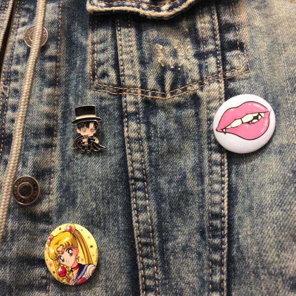 Denim hoodie jacket with Sailor Moon pins - Picture 3 of 4